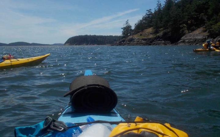 sea kayaking in the pacific northwest